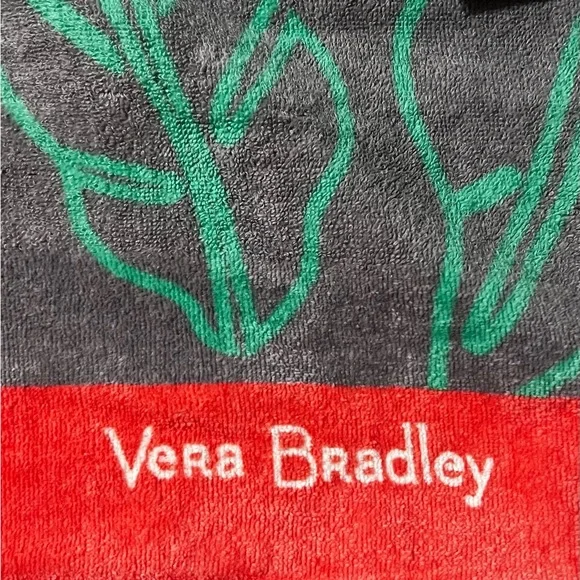 Vera Bradley Beach Towel Large 33 x 66 NWT Large Floral - Picture 3 of 8